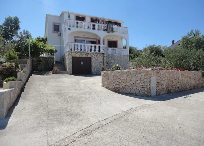 Apartman Ema Sali