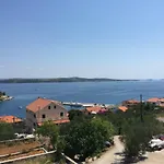 Apartman Ema Sali