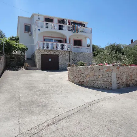 Apartman Ema Sali
