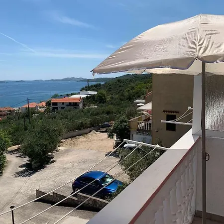Ema Apartmán Sali