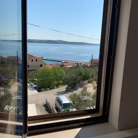 Apartment Ema *