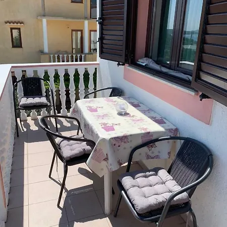 Ema Apartment