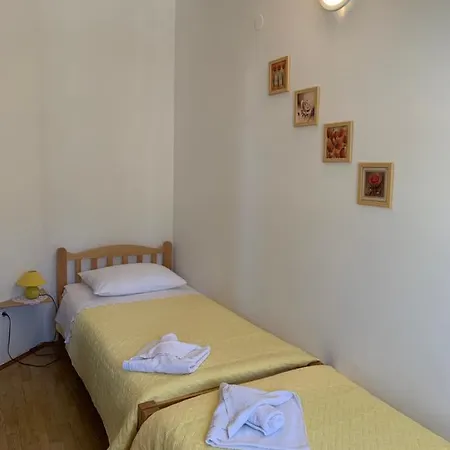 Ema Apartment *
