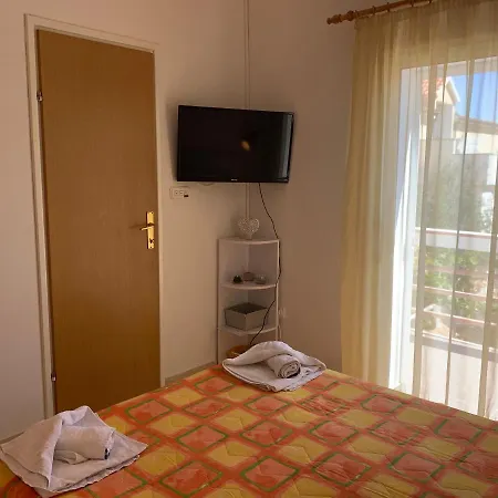 Ema Apartment *
