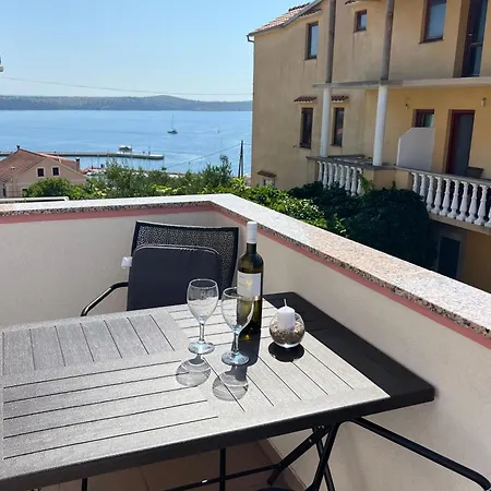Apartment Ema Sali
