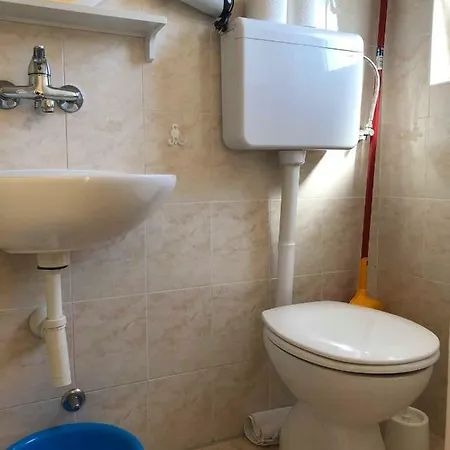 Ema Apartment